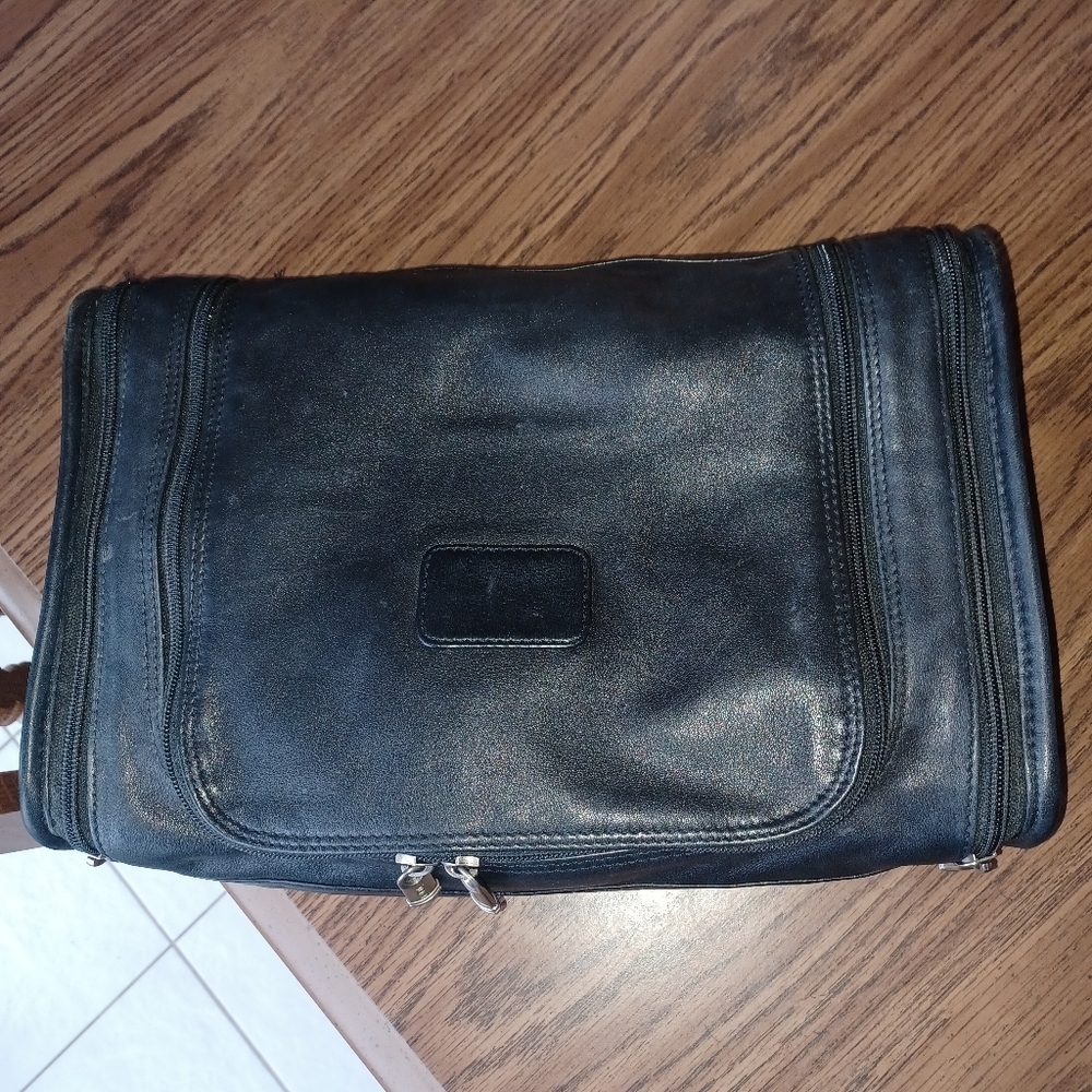Tumi Vintage Leather Travel Kit, 13x8.5x4